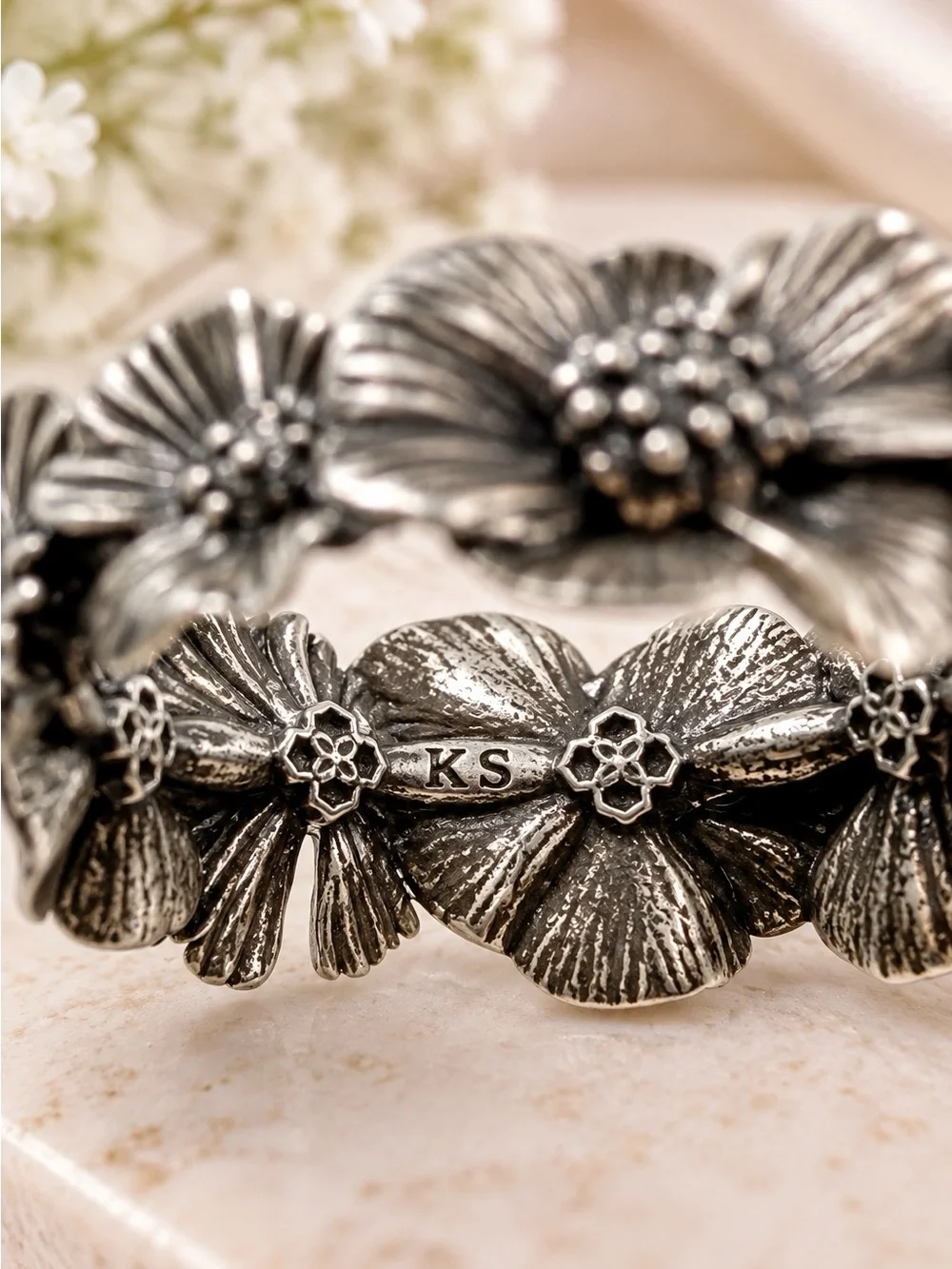 Kendra Scott Cailey Flower Vintage Silver Band Ring. Size 7